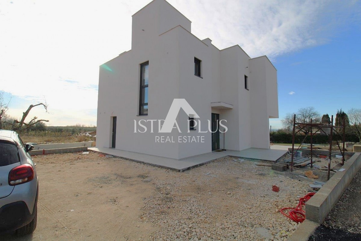 Istra, Poreč 9km od morja - Luksuzna moderna vila s panoramskim razgledom na morje in podeželje