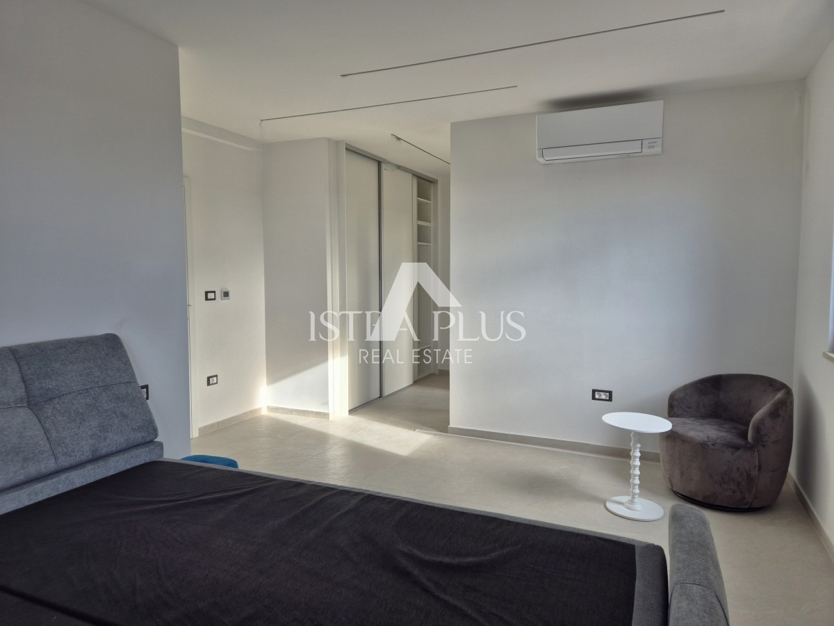 Istra, Poreč 9km od morja - Luksuzna moderna vila s panoramskim razgledom na morje in podeželje