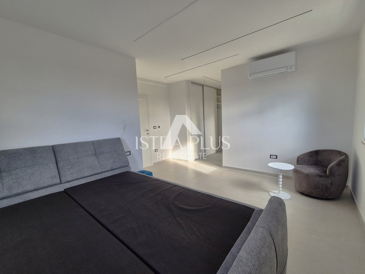 Istra, Poreč 9km od morja - Luksuzna moderna vila s panoramskim razgledom na morje in podeželje