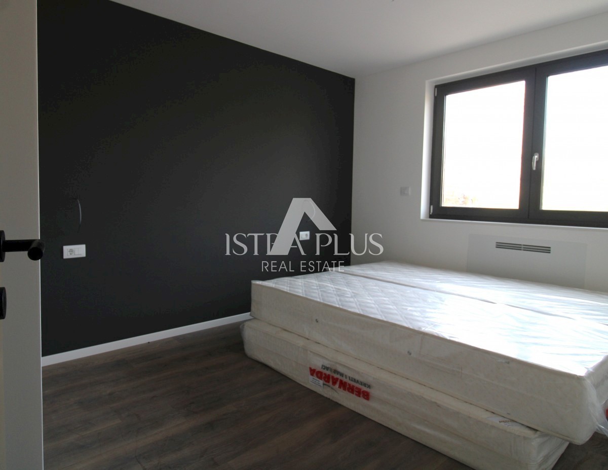 Novo stanovanje v pritličju z bazenom - okolica Poreča - Apartma A