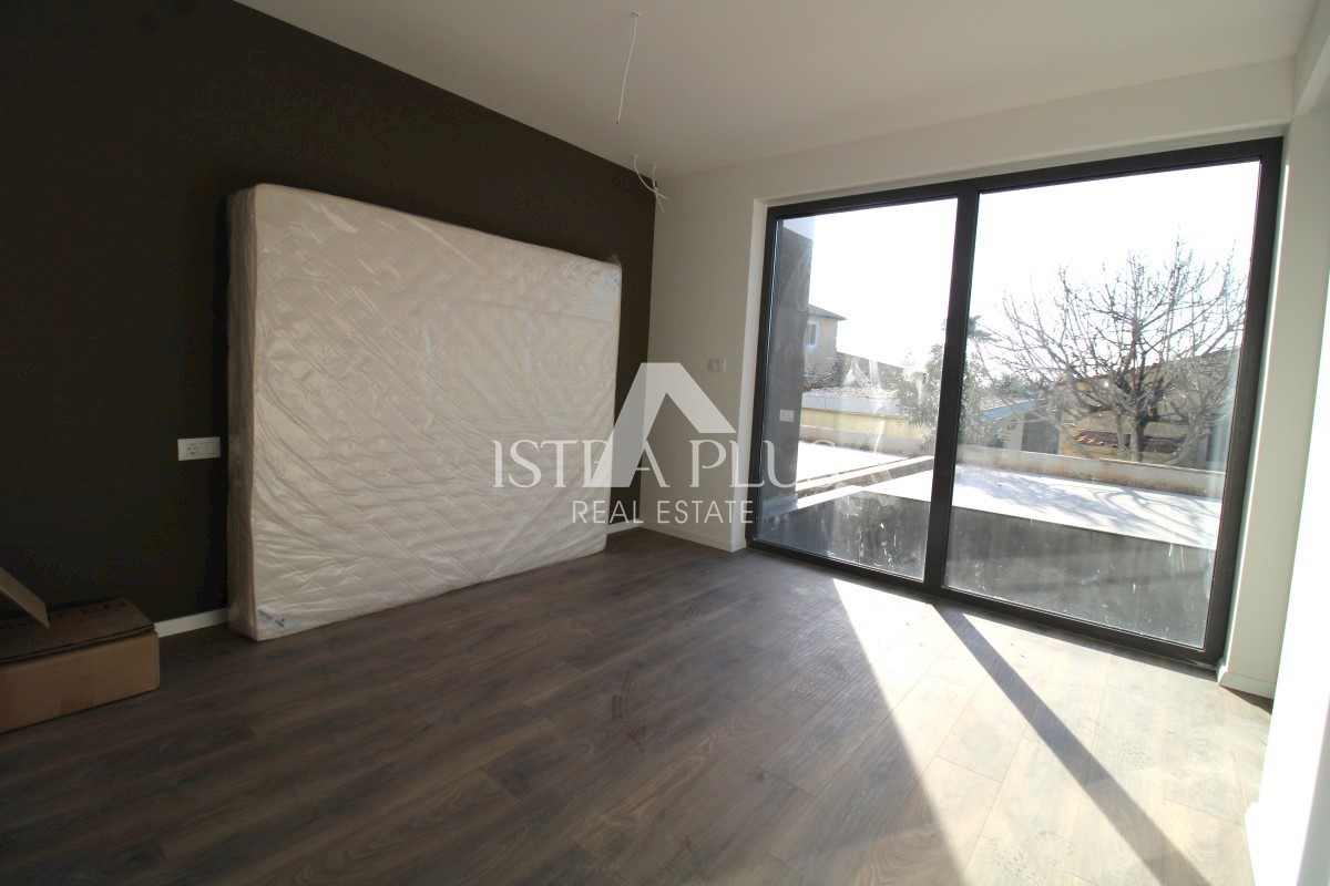 Novo stanovanje v pritličju z bazenom - okolica Poreča - Apartma A