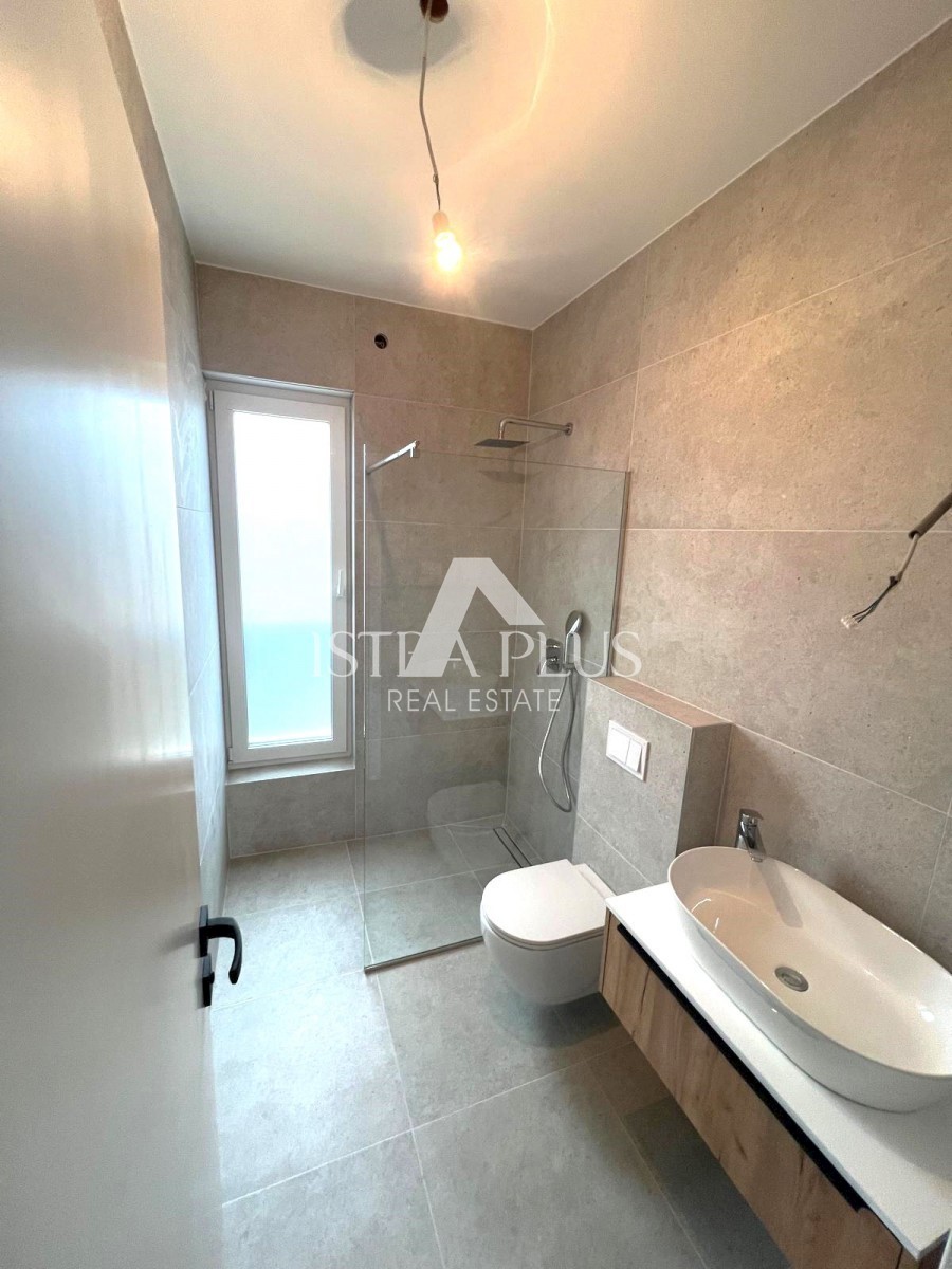 Dvonadstropni apartma s tremi spalnicami in pogledom na morje - Tar Vabriga