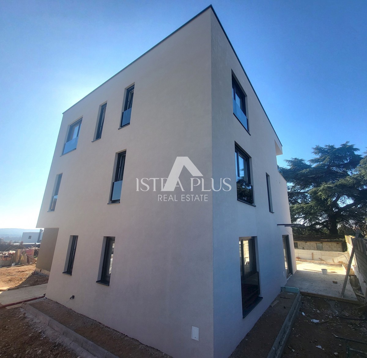Dvonadstropni apartma s tremi spalnicami in pogledom na morje - Tar Vabriga