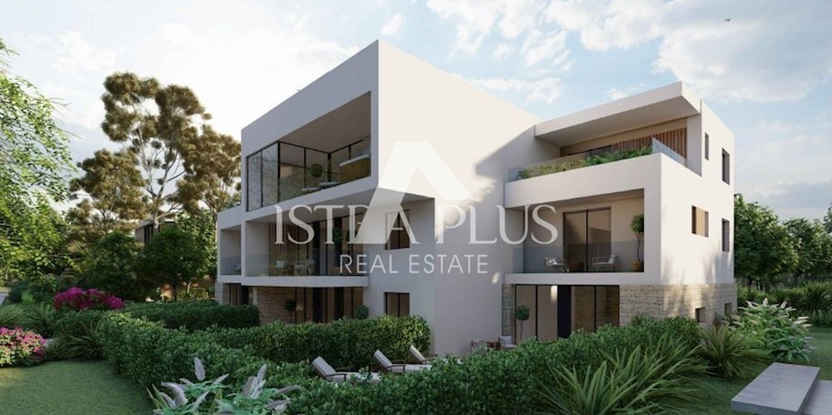 Poreč - Apartma v pritličju s tremi spalnicami, 900 m od morja