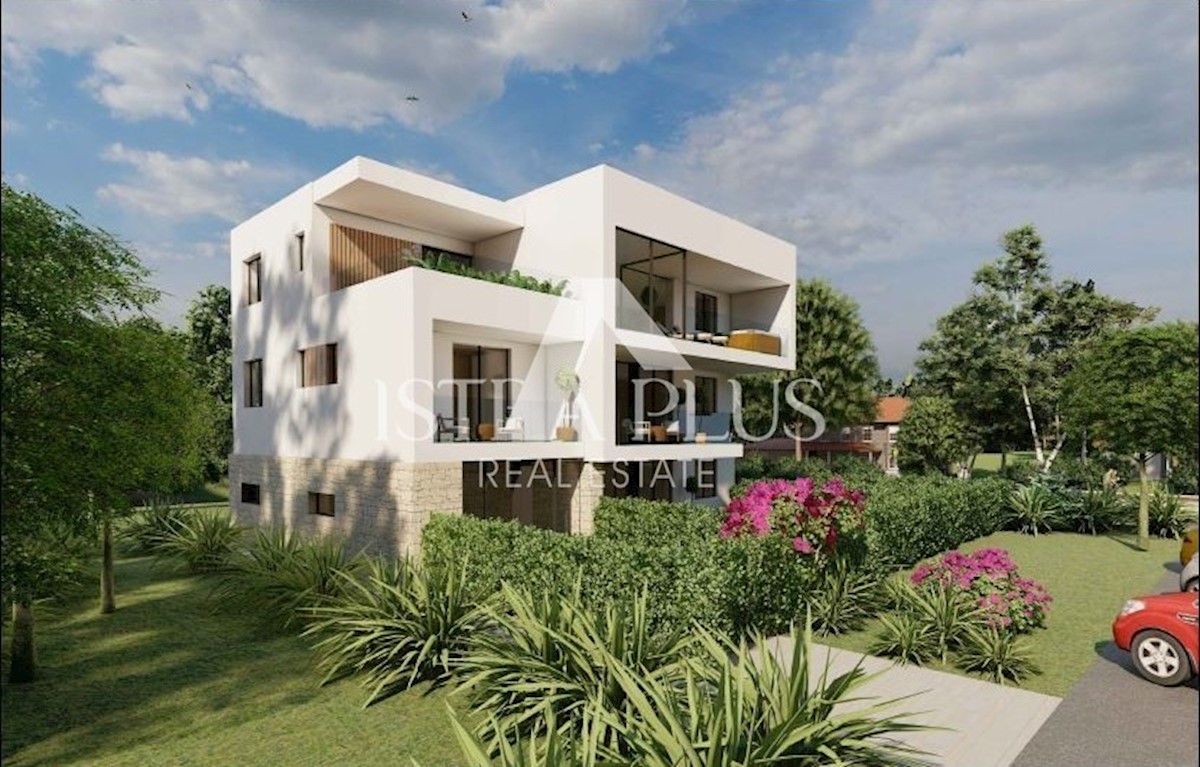 Poreč - Apartma v pritličju s tremi spalnicami, 900 m od morja
