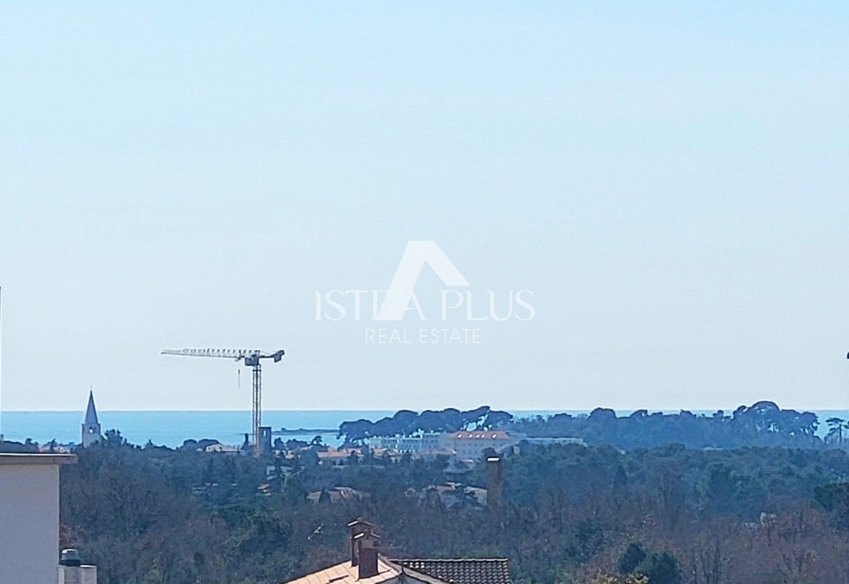Poreč - Hiša z bazenom 900m od morja