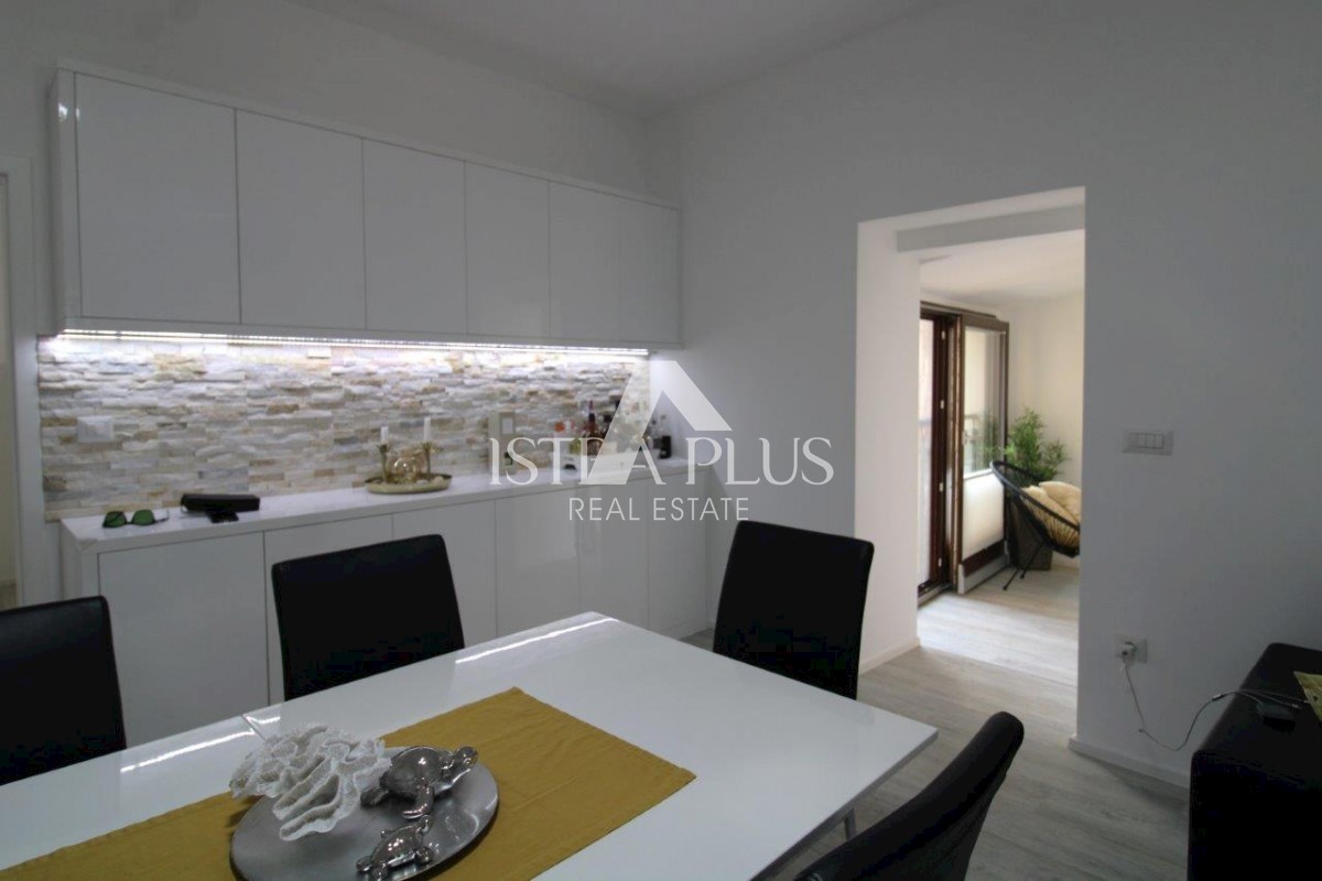 Luksuzna hiša v centru Poreča s 3 apartmaji v 3 etažah