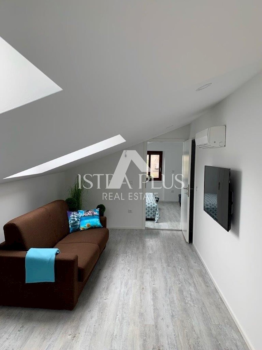 Luksuzna hiša v centru Poreča s 3 apartmaji v 3 etažah