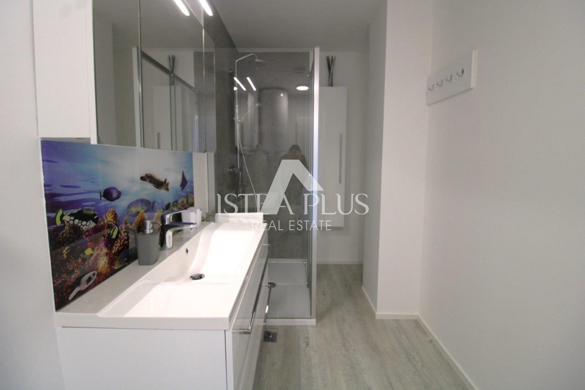 Luksuzna hiša v centru Poreča s 3 apartmaji v 3 etažah