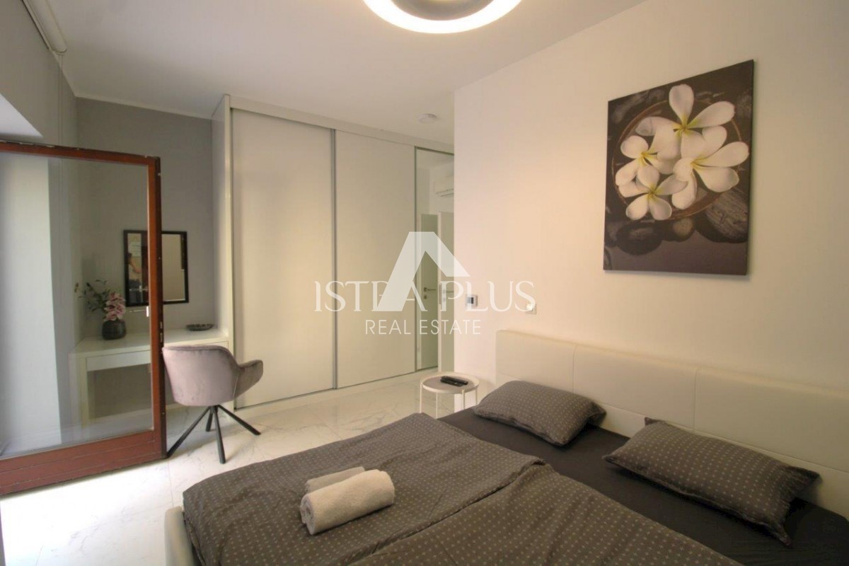 Luksuzna hiša v centru Poreča s 3 apartmaji v 3 etažah