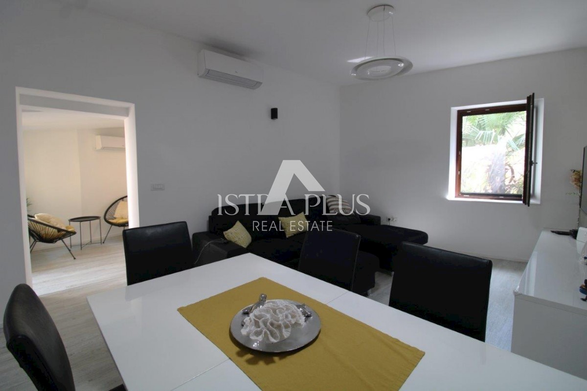 Luksuzna hiša v centru Poreča s 3 apartmaji v 3 etažah