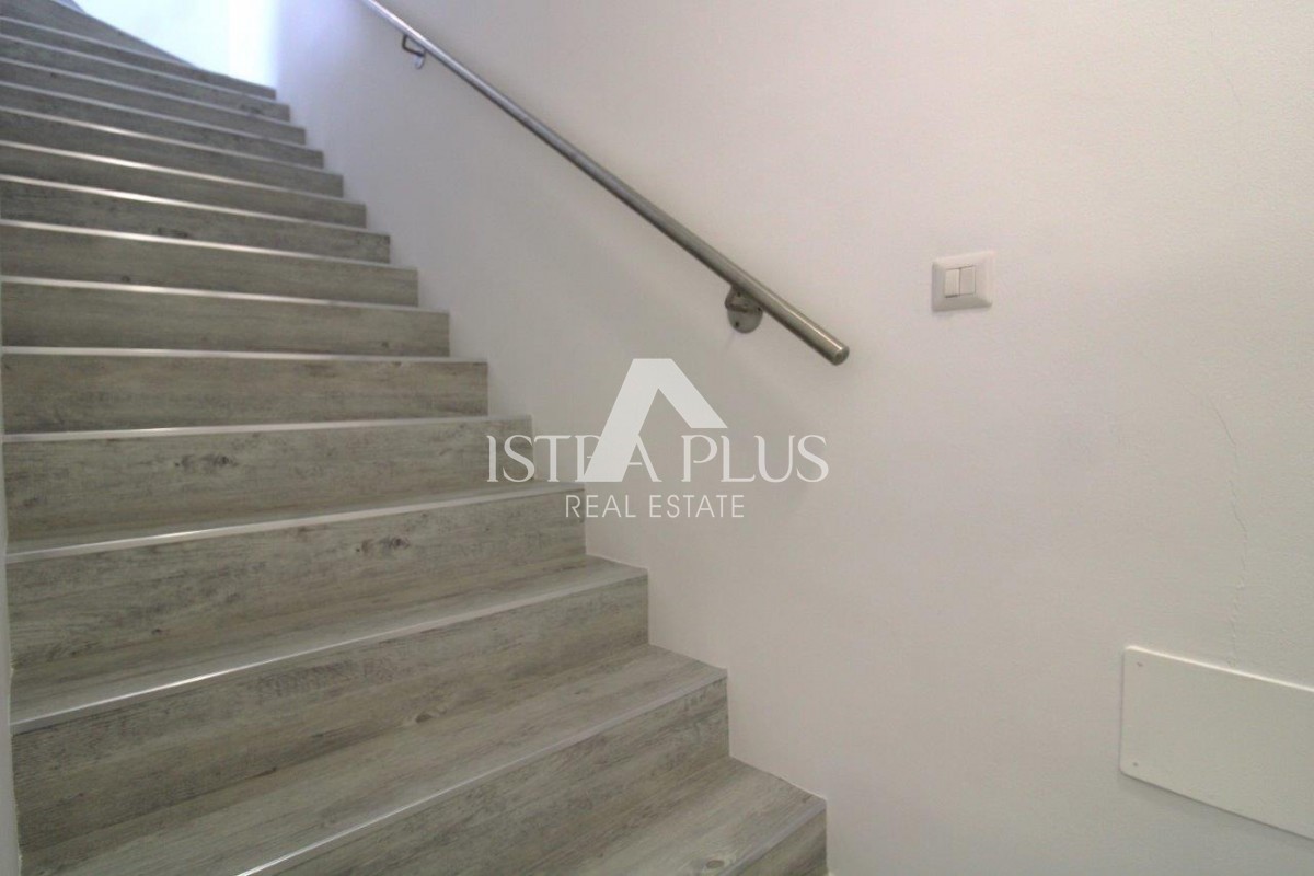 Luksuzna hiša v centru Poreča s 3 apartmaji v 3 etažah