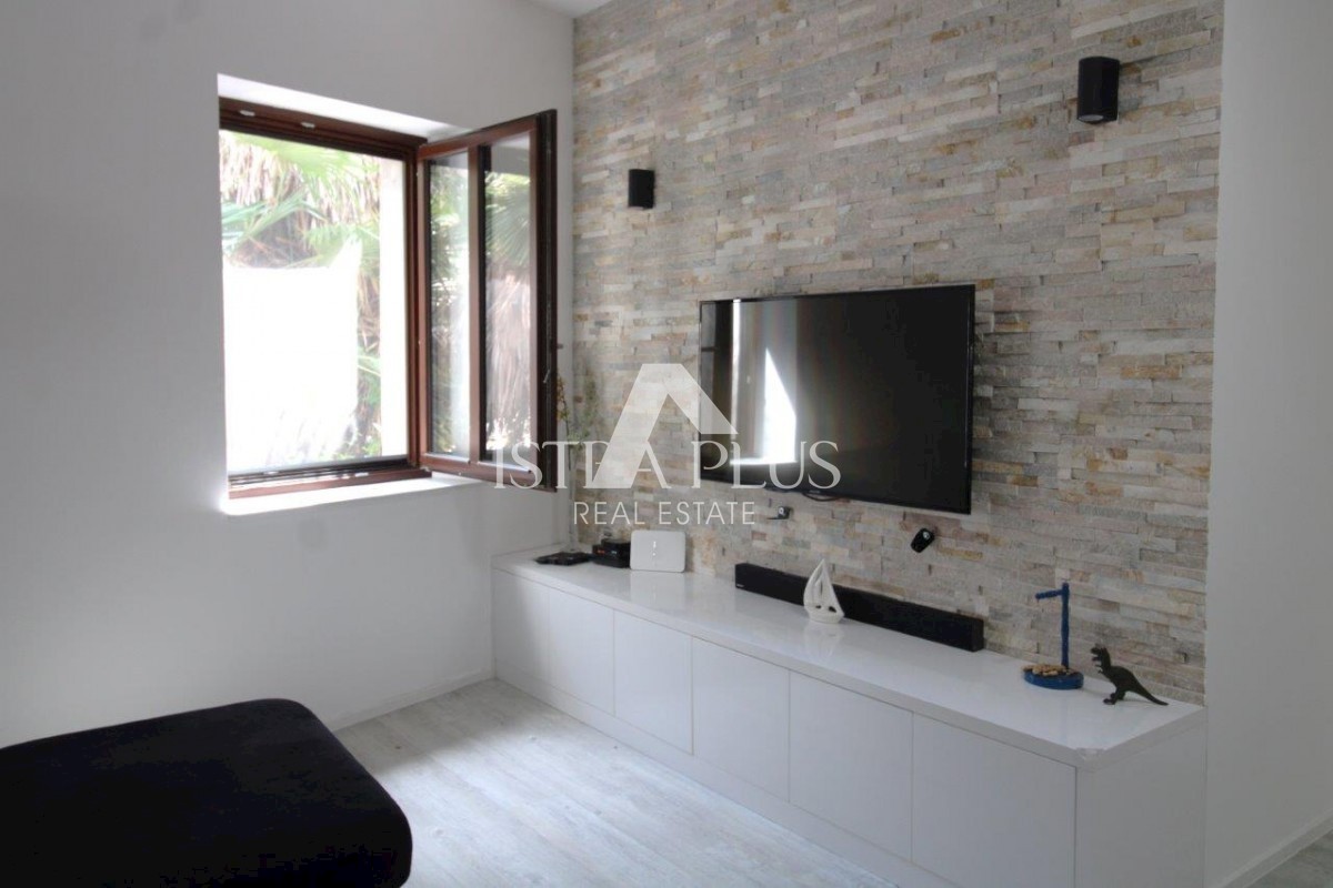 Luksuzna hiša v centru Poreča s 3 apartmaji v 3 etažah