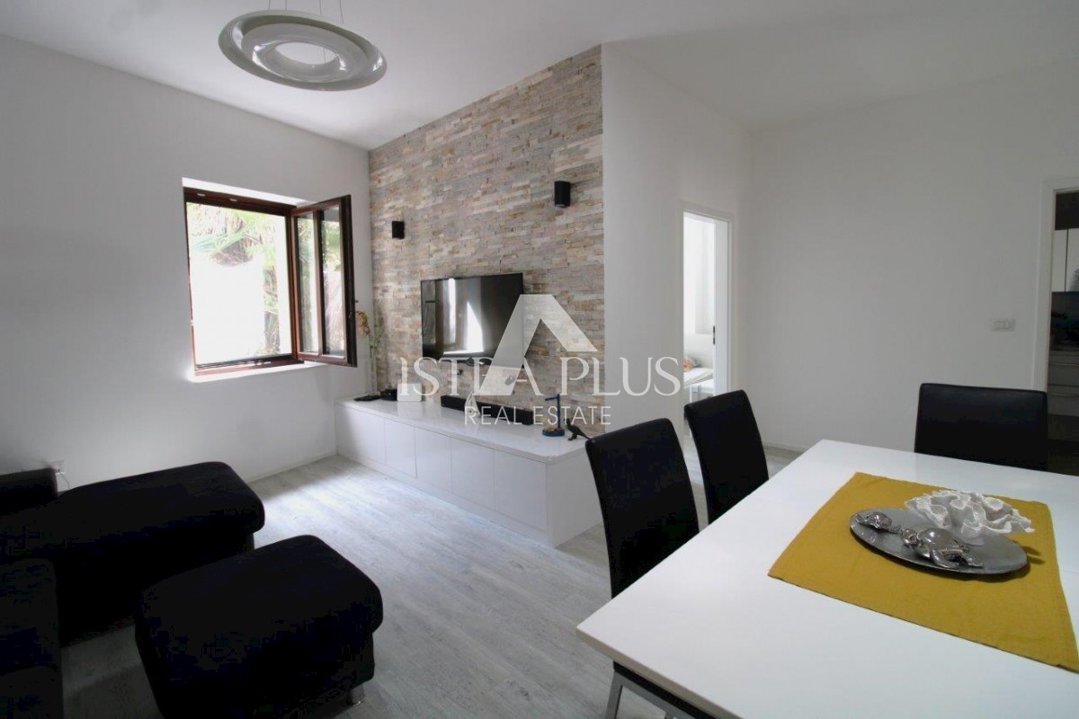 Luksuzna hiša v centru Poreča s 3 apartmaji v 3 etažah