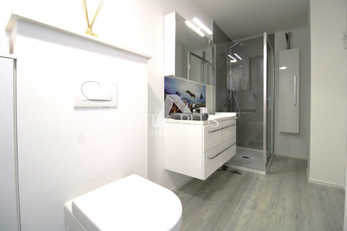 Luksuzna hiša v centru Poreča s 3 apartmaji v 3 etažah