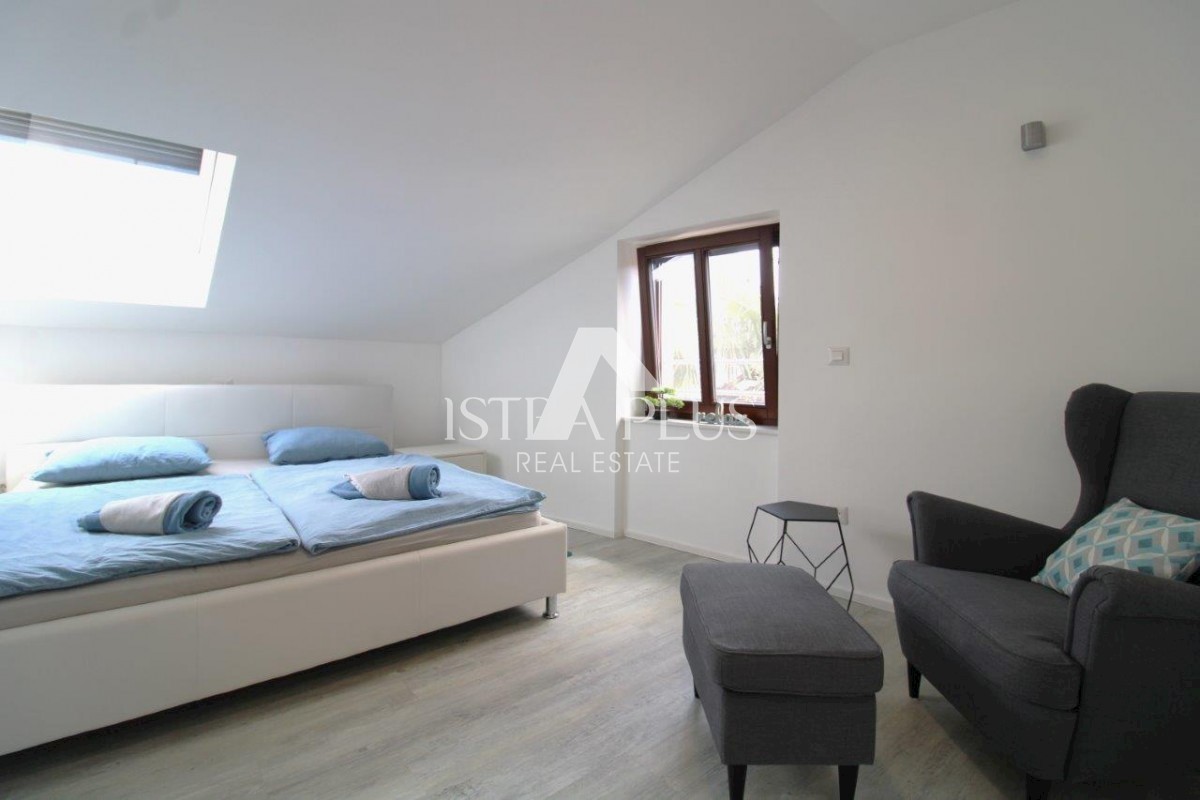 Luksuzna hiša v centru Poreča s 3 apartmaji v 3 etažah