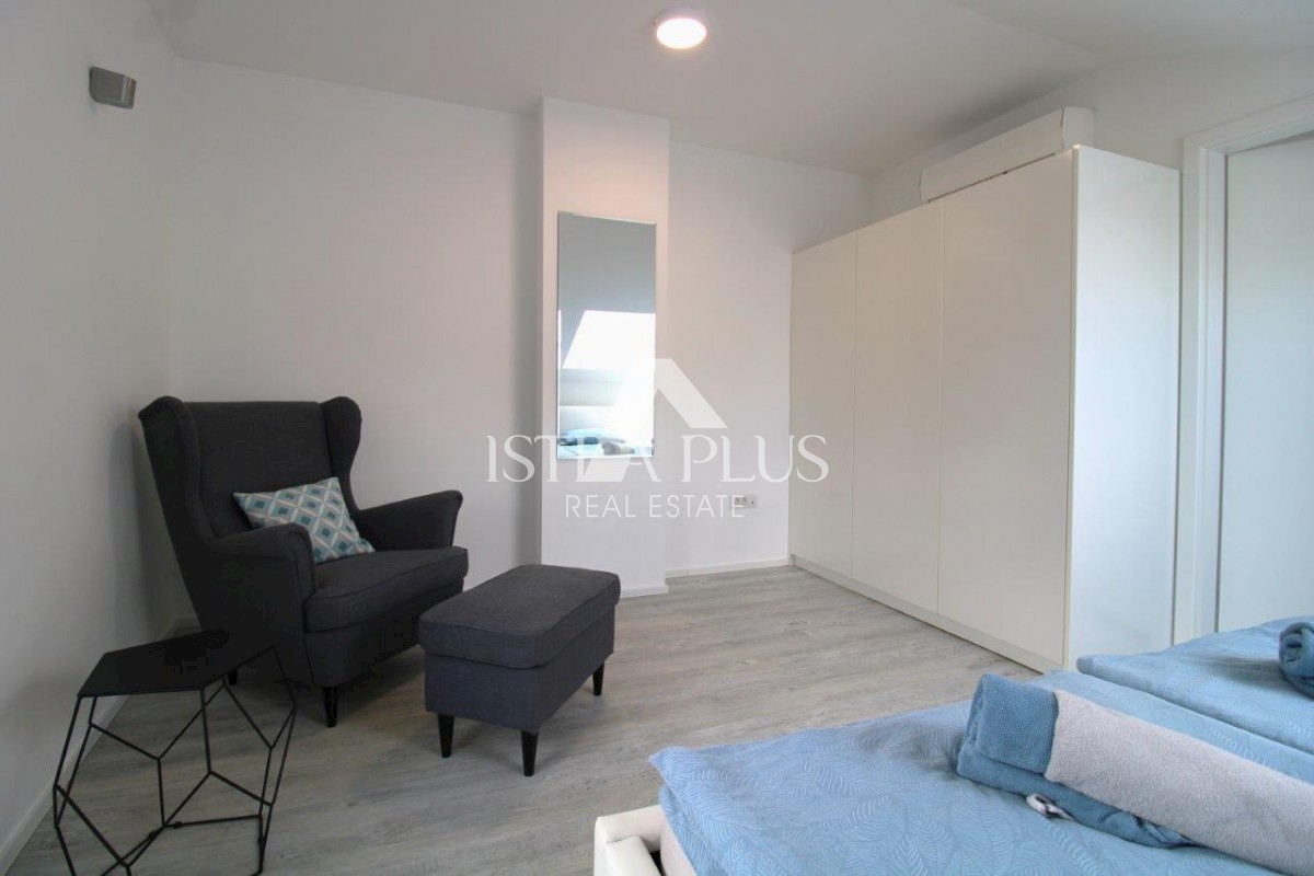 Luksuzna hiša v centru Poreča s 3 apartmaji v 3 etažah