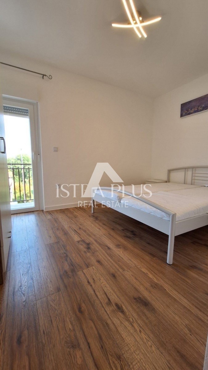 Istra, Poreč - stanovanje v mestu 100m2 + parking + 11m2 drvarnica