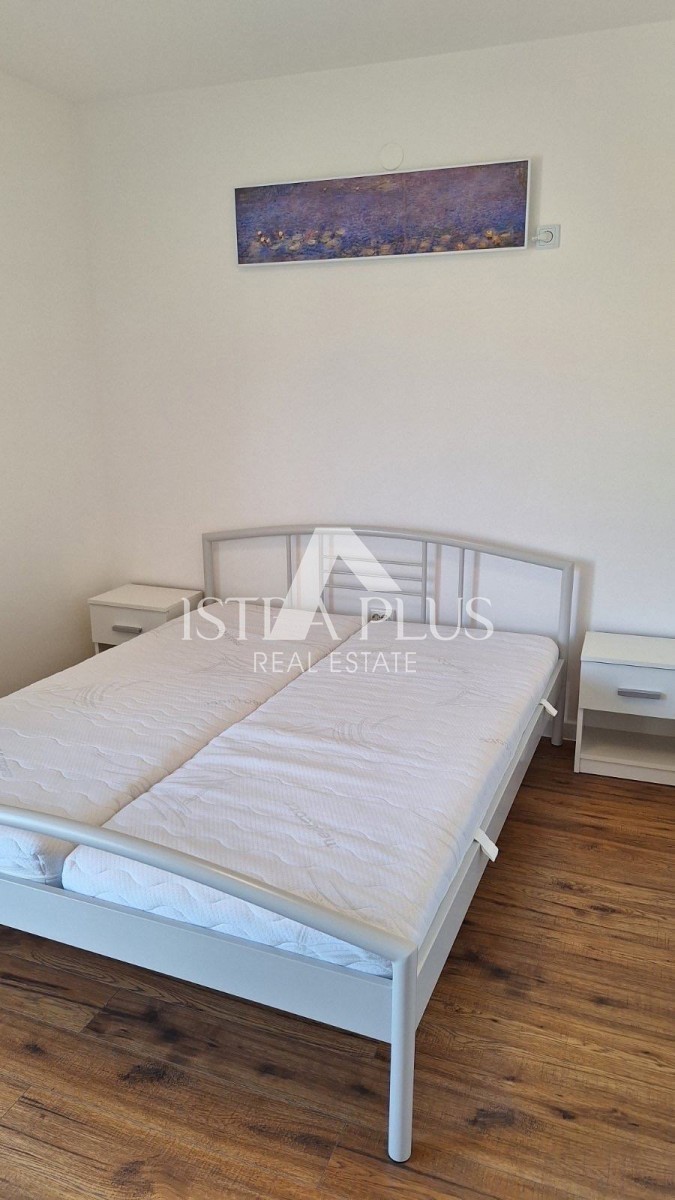 Istra, Poreč - stanovanje v mestu 100m2 + parking + 11m2 drvarnica