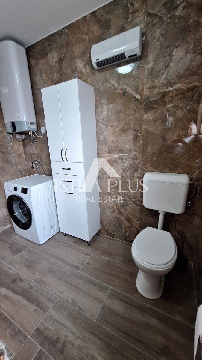 Istra, Poreč - stanovanje v mestu 100m2 + parking + 11m2 drvarnica
