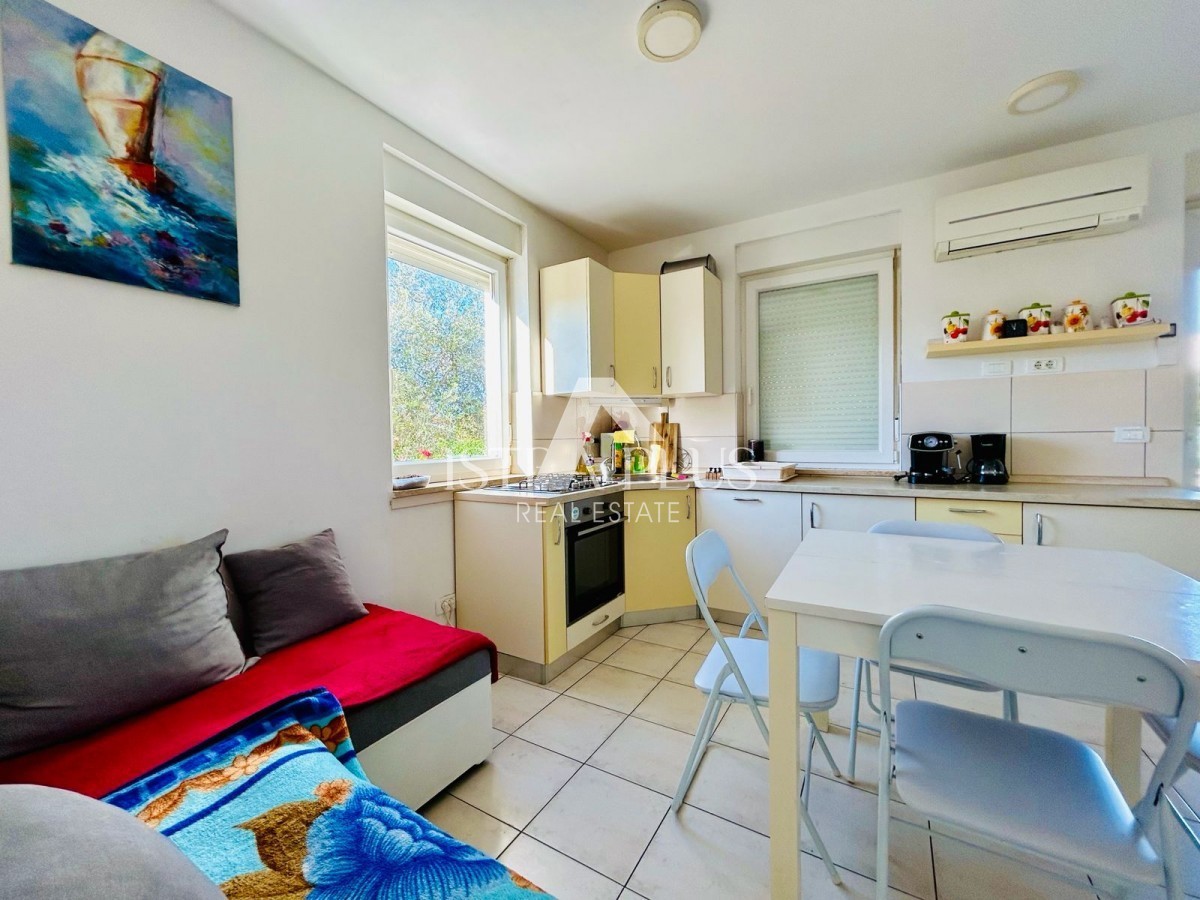 Istra, Novigrad - Apartma v bližini centra 600m, pritličje z 2 spalnicama