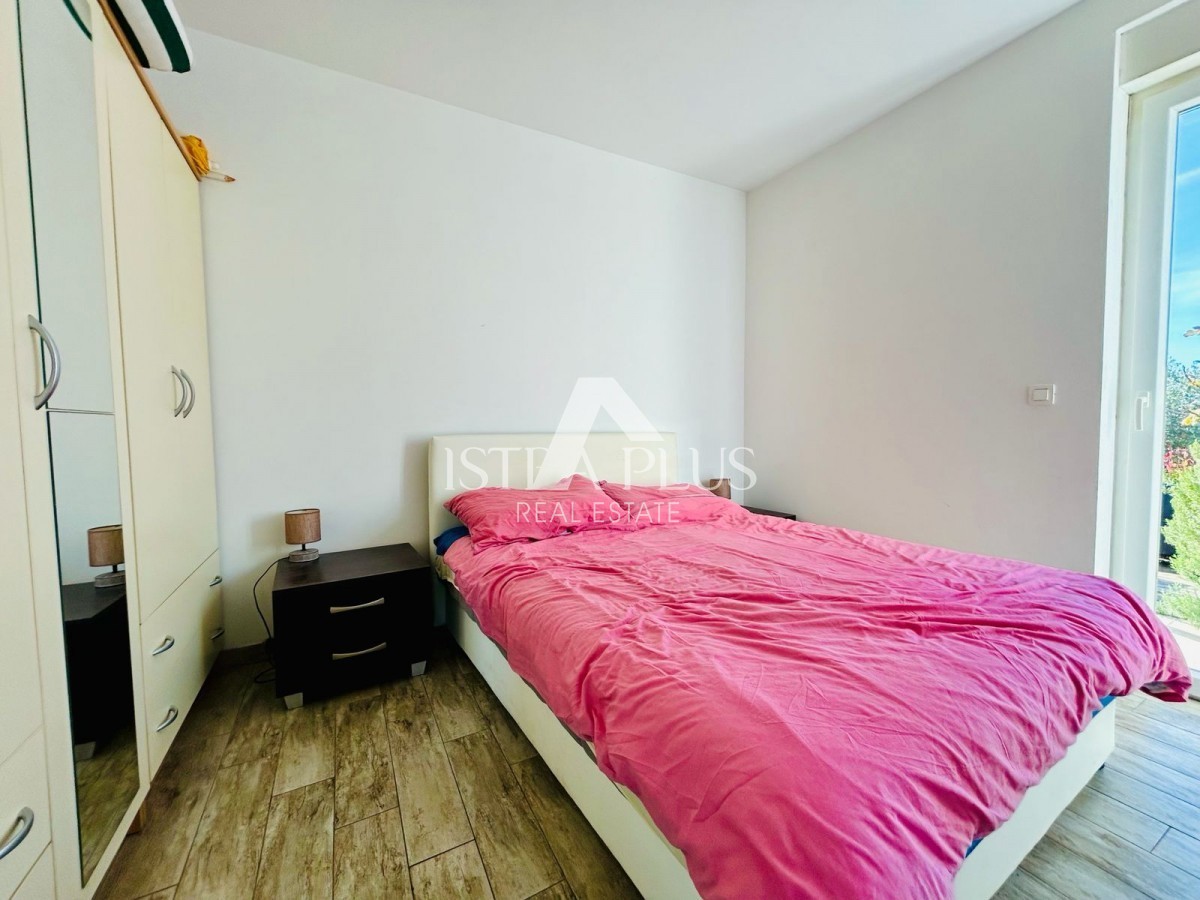 Istra, Novigrad - Apartma v bližini centra 600m, pritličje z 2 spalnicama
