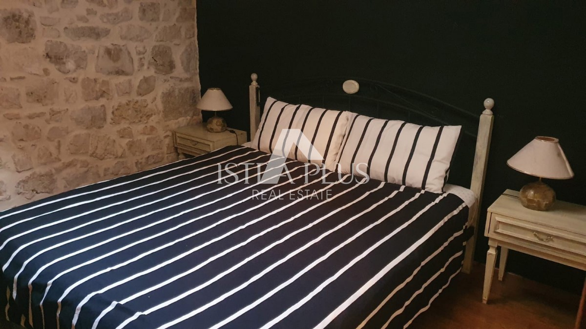 Istra, Poreč 4 km - Čudovita kamnita hiša z 2 apartmajema in vrtom!