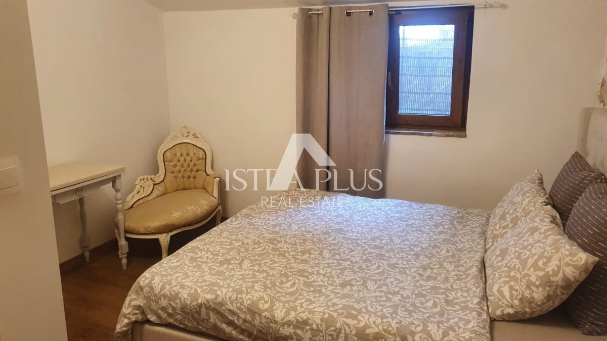 Istra, Poreč 4 km - Čudovita kamnita hiša z 2 apartmajema in vrtom!