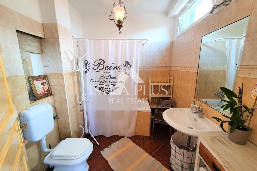 Istra, Poreč 4 km - Čudovita kamnita hiša z 2 apartmajema in vrtom!