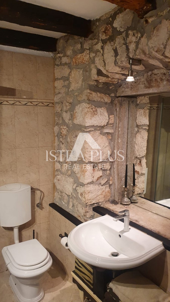 Istra, Poreč 4 km - Čudovita kamnita hiša z 2 apartmajema in vrtom!