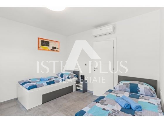 Ekskluzivno, Vabriga - moderna vila s čudovitim pogledom na morje!