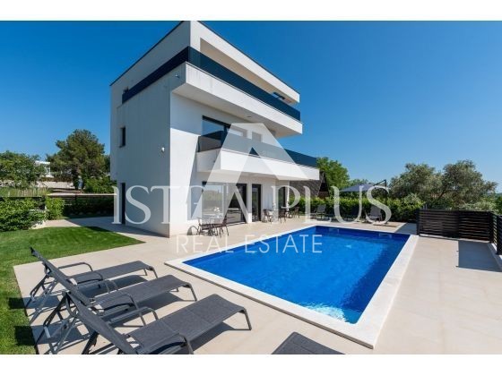 Ekskluzivno, Vabriga - moderna vila s čudovitim pogledom na morje!
