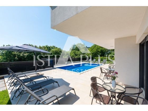 Ekskluzivno, Vabriga - moderna vila s čudovitim pogledom na morje!
