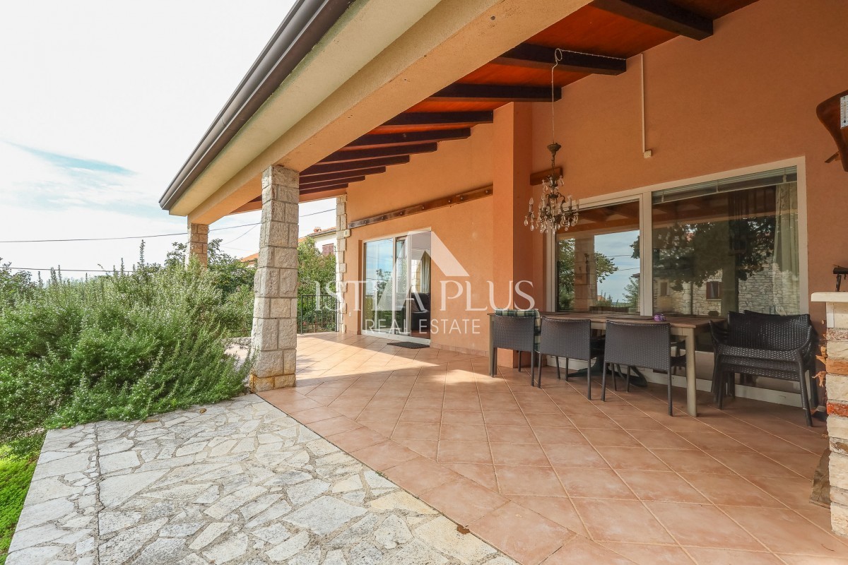 Istra, okolica Poreča - Samostojna hiša s pogledom na morje!!