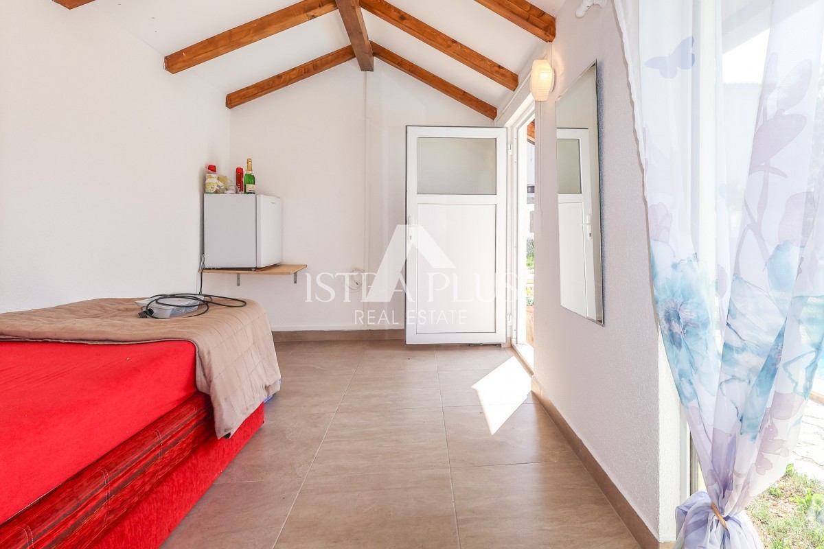 Istra, okolica Poreča - Samostojna hiša s pogledom na morje!!