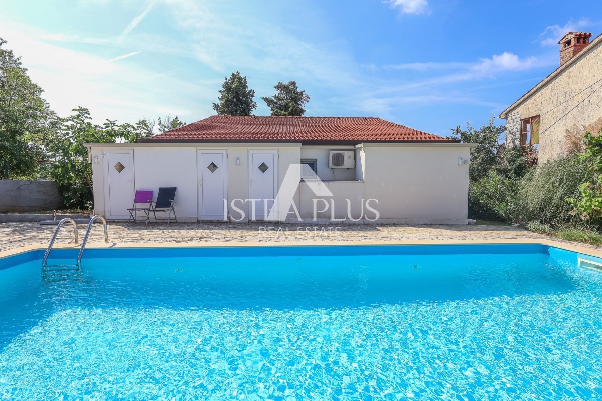 Istra, okolica Poreča - Samostojna hiša s pogledom na morje!!