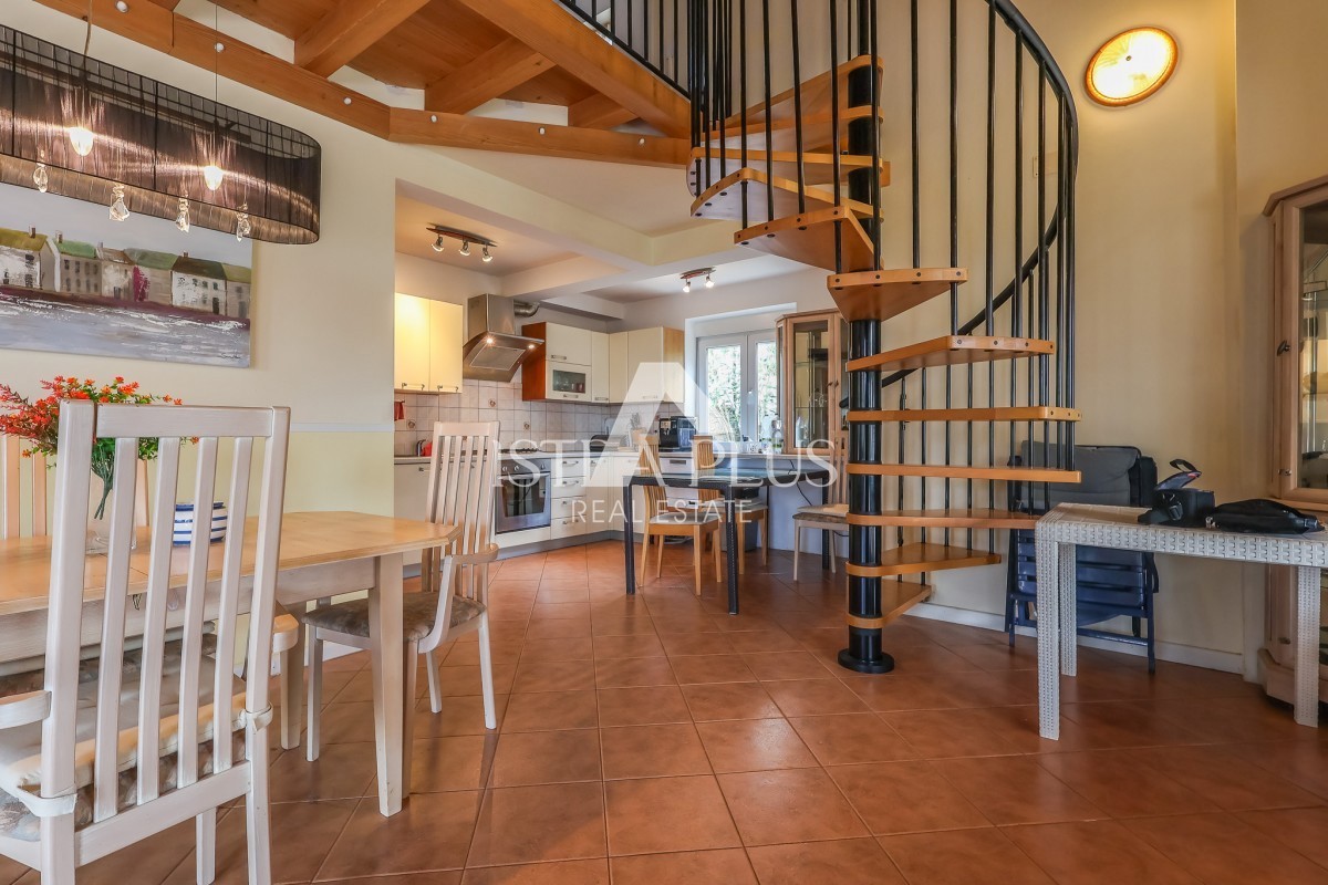 Istra, okolica Poreča - Samostojna hiša s pogledom na morje!!