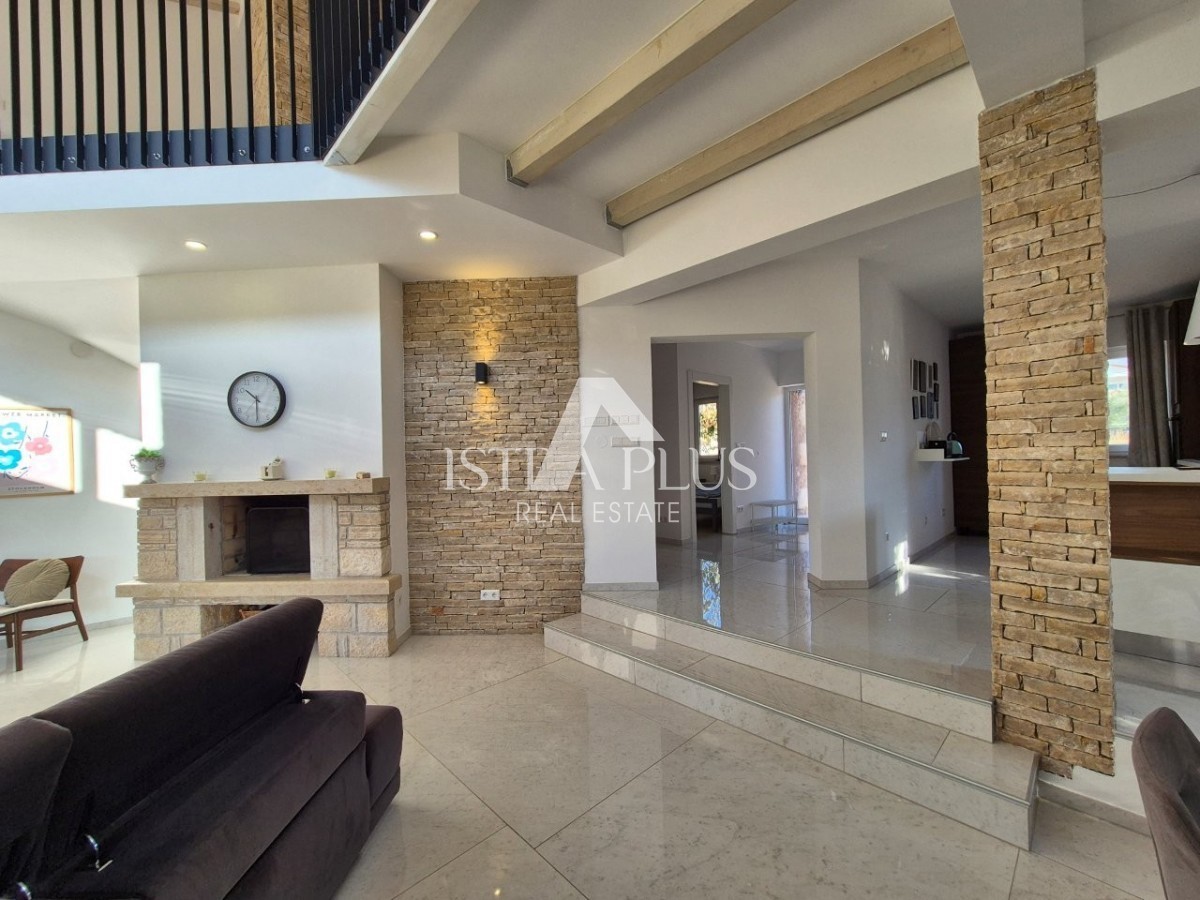 Istra, okolica Poreča, Čudovita družinska hiša z bazenom