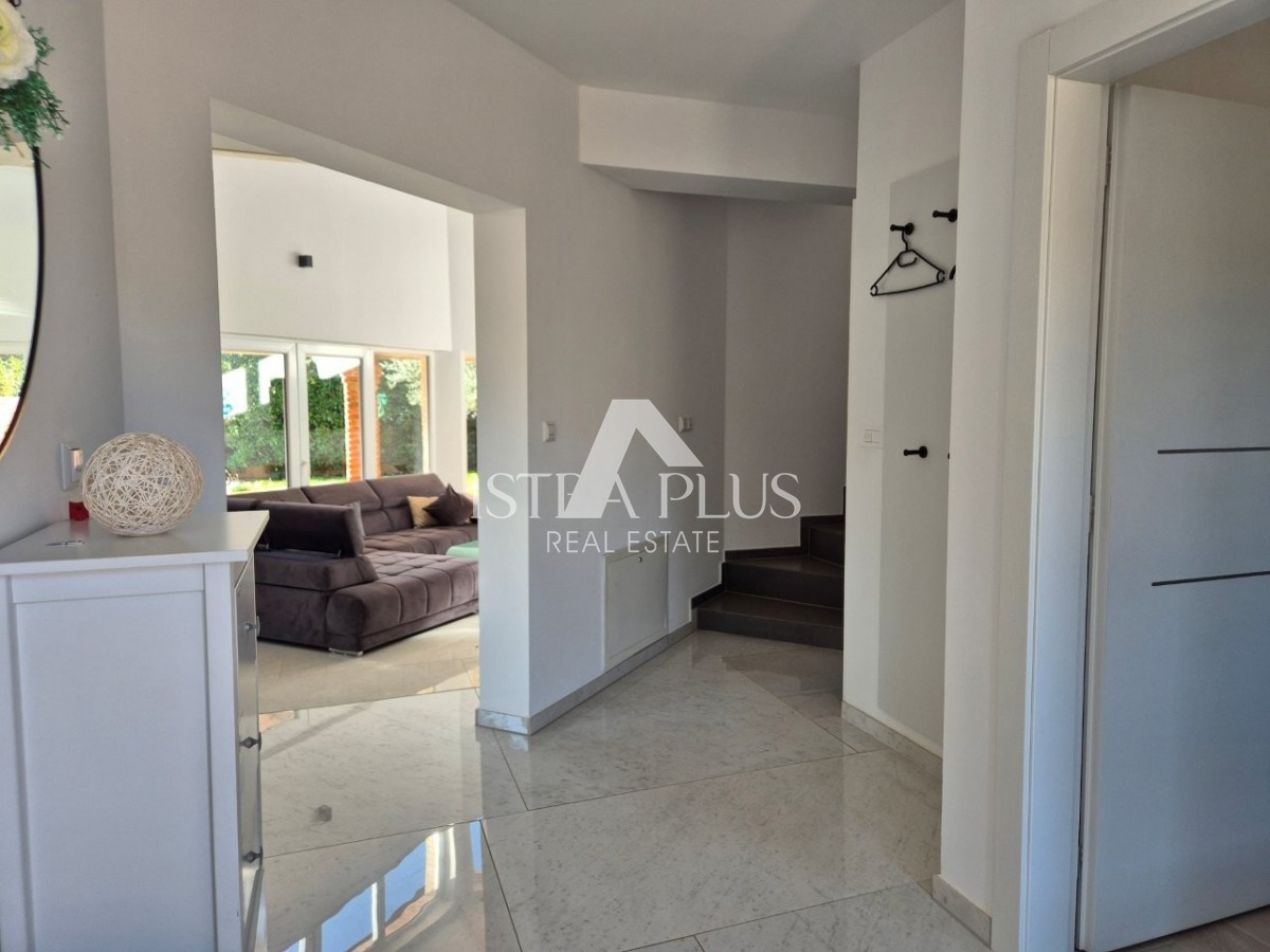 Istra, okolica Poreča, Čudovita družinska hiša z bazenom