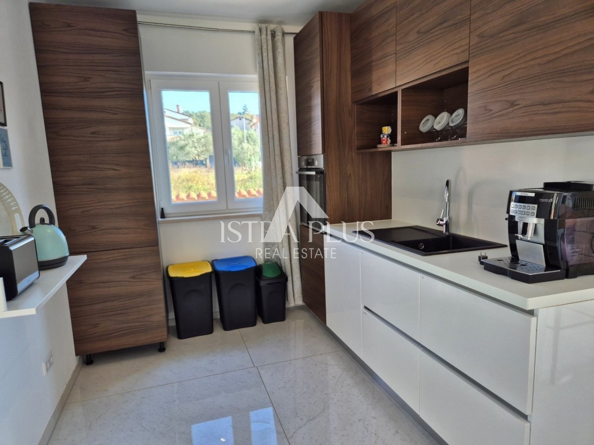 Istra, okolica Poreča, Čudovita družinska hiša z bazenom