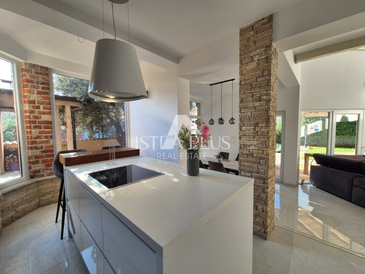 Istra, okolica Poreča, Čudovita družinska hiša z bazenom