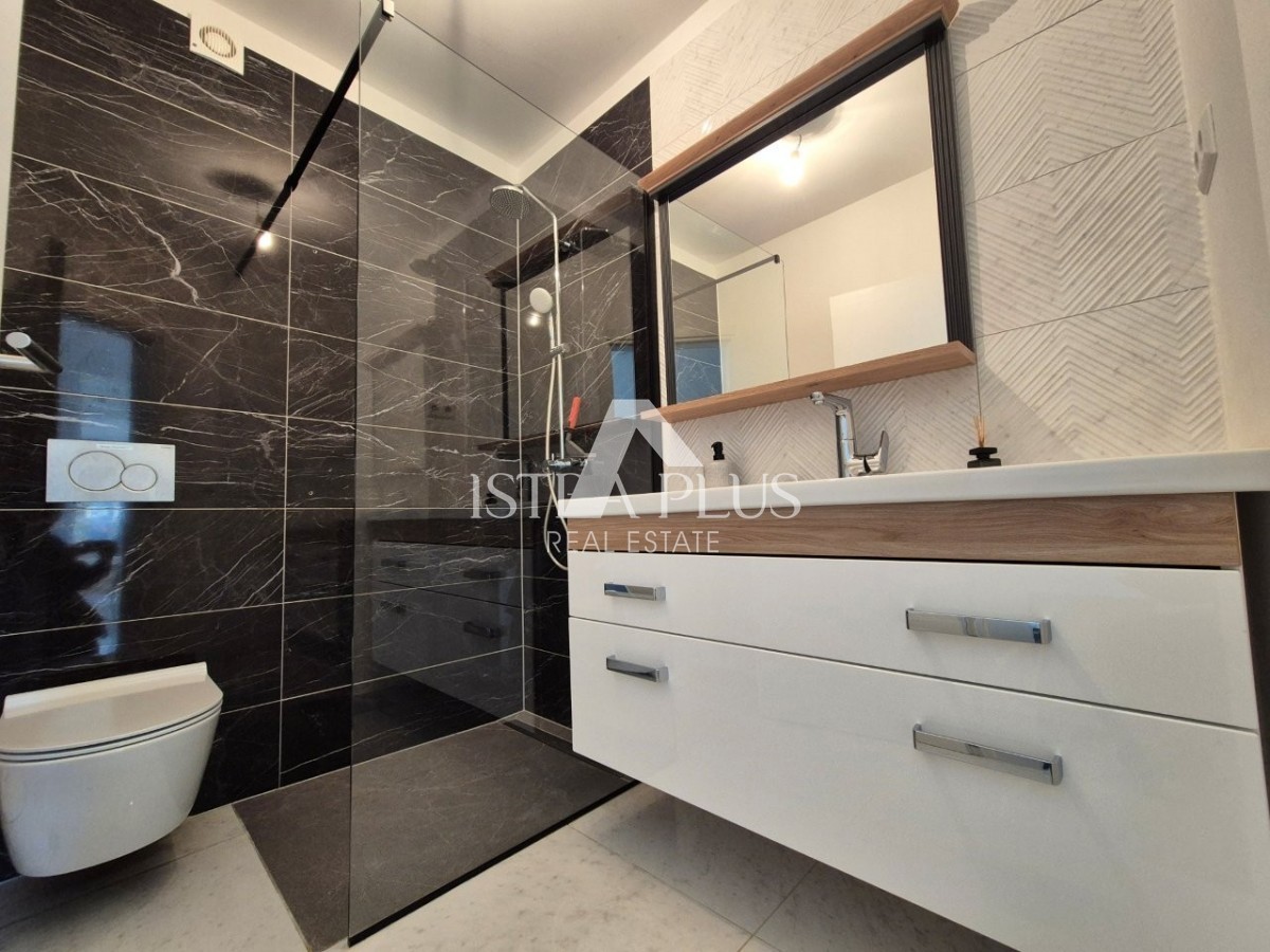 Istra, okolica Poreča, Čudovita družinska hiša z bazenom