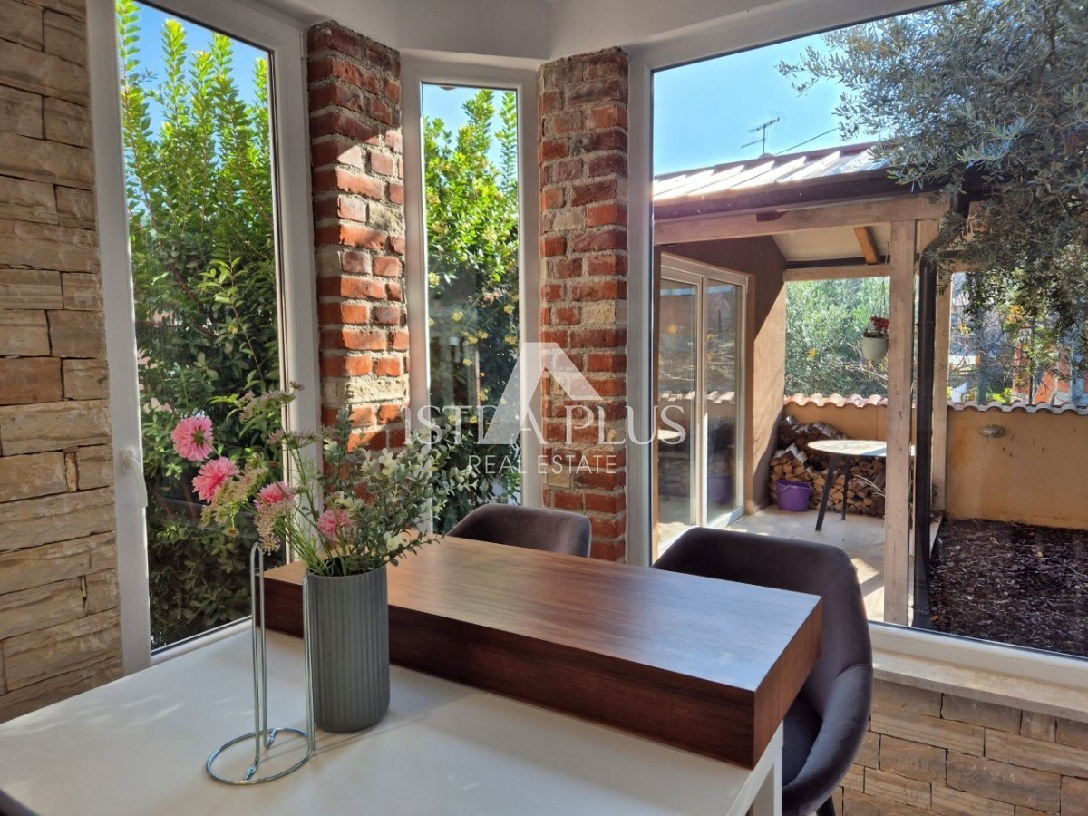 Istra, okolica Poreča, Čudovita družinska hiša z bazenom