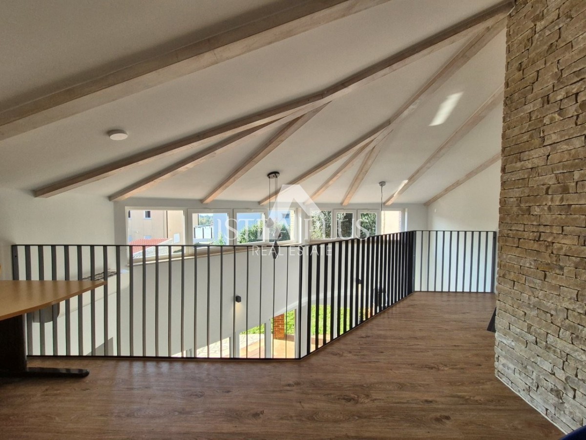 Istra, okolica Poreča, Čudovita družinska hiša z bazenom