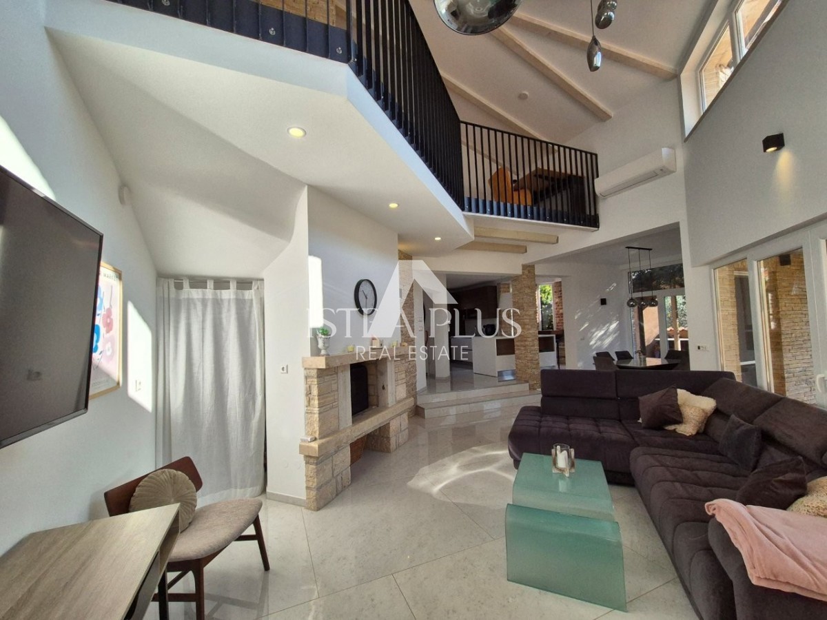 Istra, okolica Poreča, Čudovita družinska hiša z bazenom