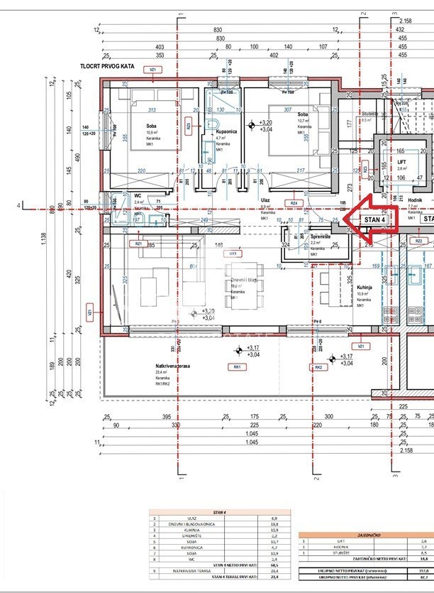 Istra, Poreč - Družinsko stanovanje v 1. nadstropju s panoramskim pogledom na morje V STAVBI Z DVIGALOM!