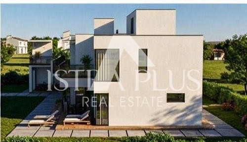 Istra, Poreč 9km - Gradbeno zemljišče (POGLED NA MORJE) z veljavnim gradbenim dovoljenjem in infrastrukturo