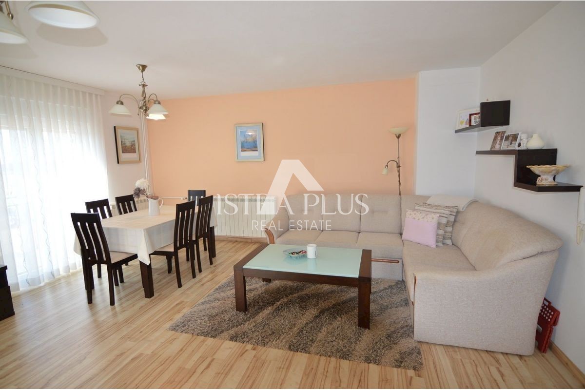 Stanovanje 1. nadstropje 66m2 + 53m2 mansarda - centralno ogrevanje