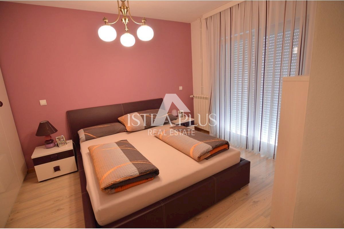 Stanovanje 1. nadstropje 66m2 + 53m2 mansarda - centralno ogrevanje