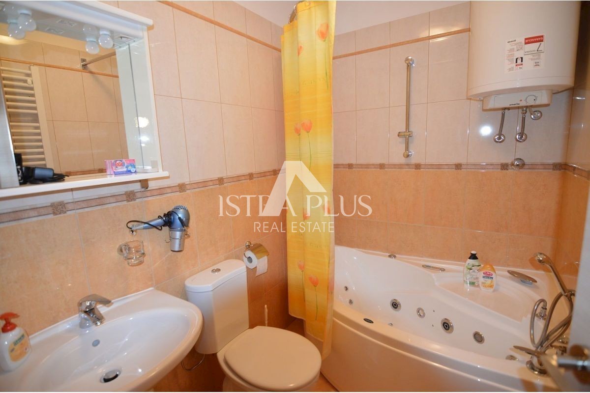Stanovanje 1. nadstropje 66m2 + 53m2 mansarda - centralno ogrevanje